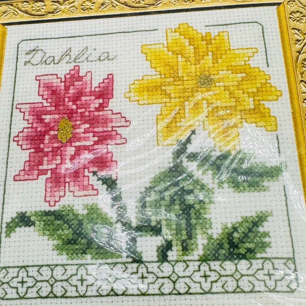 Floral Elegance Collection Serendipity Designs Dahlia Cross Stitch Kit L-212